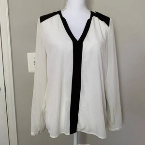 Vince Camuto‎ long sleeve blouse